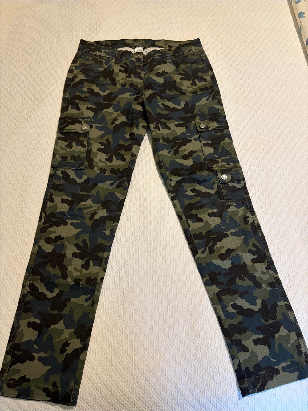 VENUS Green Camouflage Straight-Leg Cargo Pants